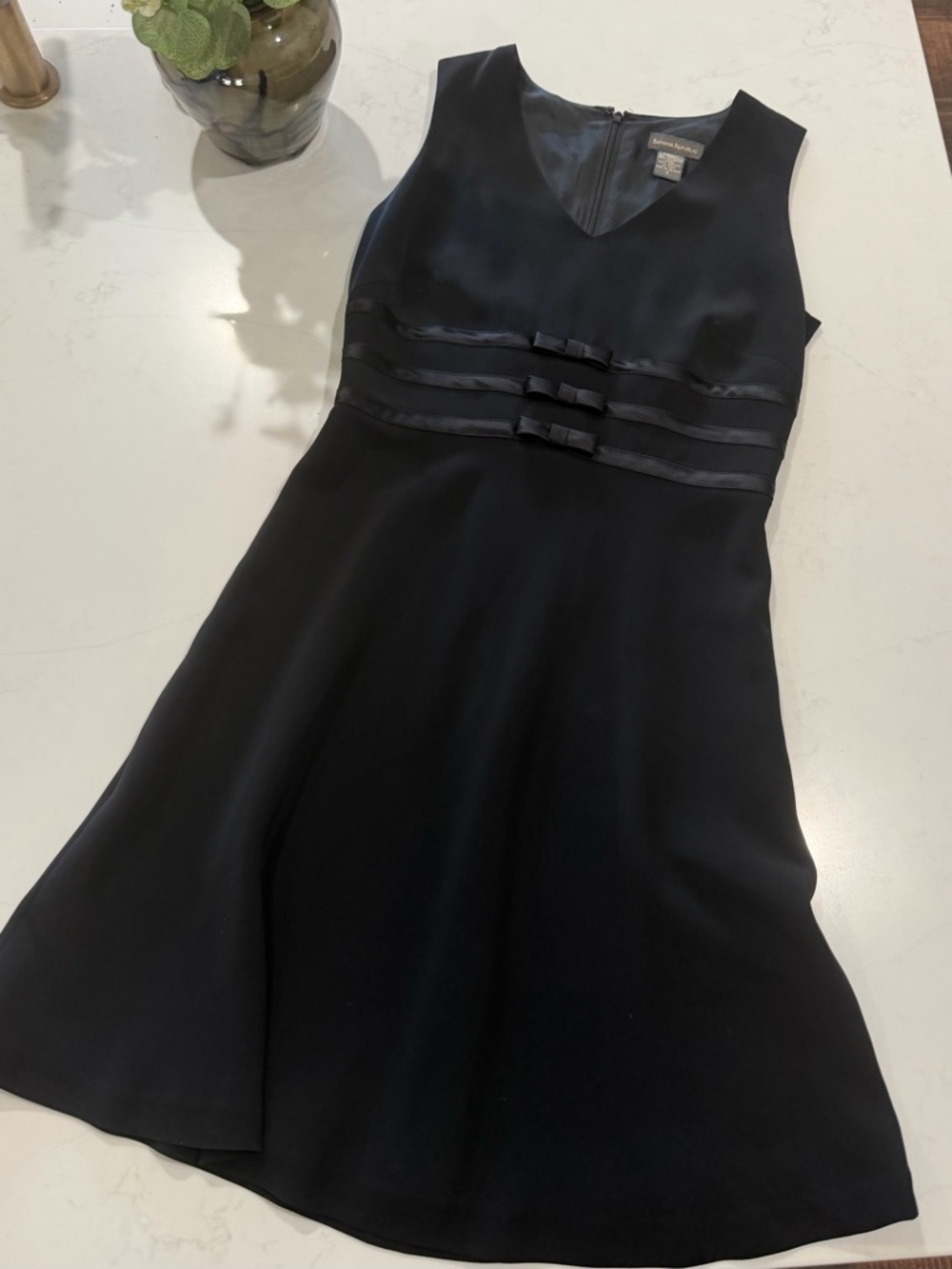Banana Republic Black V-Neck Sleeveless Dress